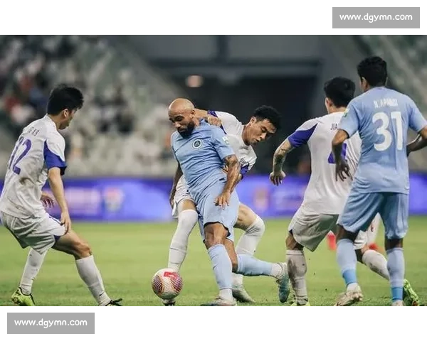 补时失控！蓉城爆铲引冲突，超时绝平再掀混战